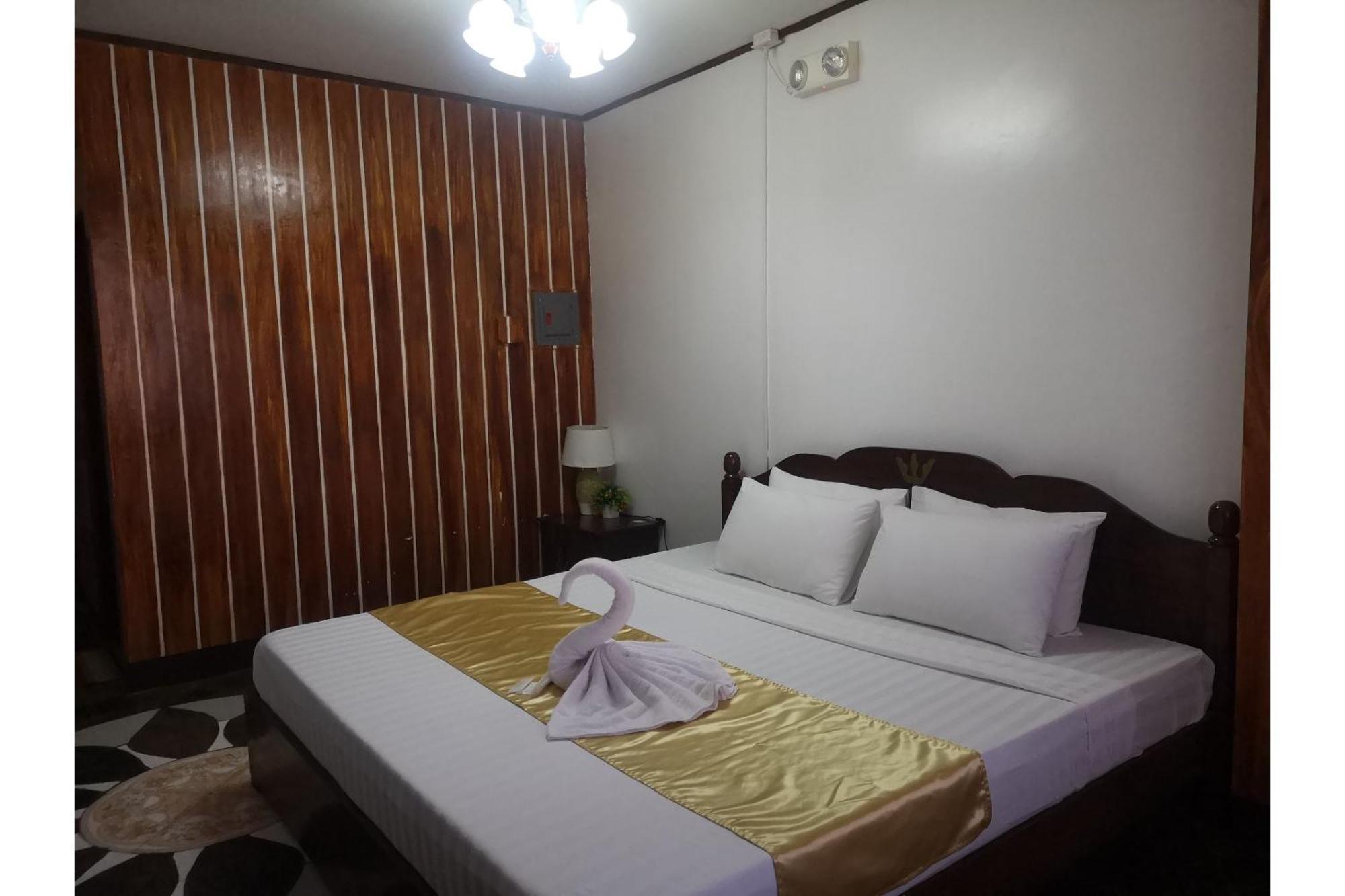 Oyo 880 Flores De Musa Inn Puerto Princesa Ngoại thất bức ảnh