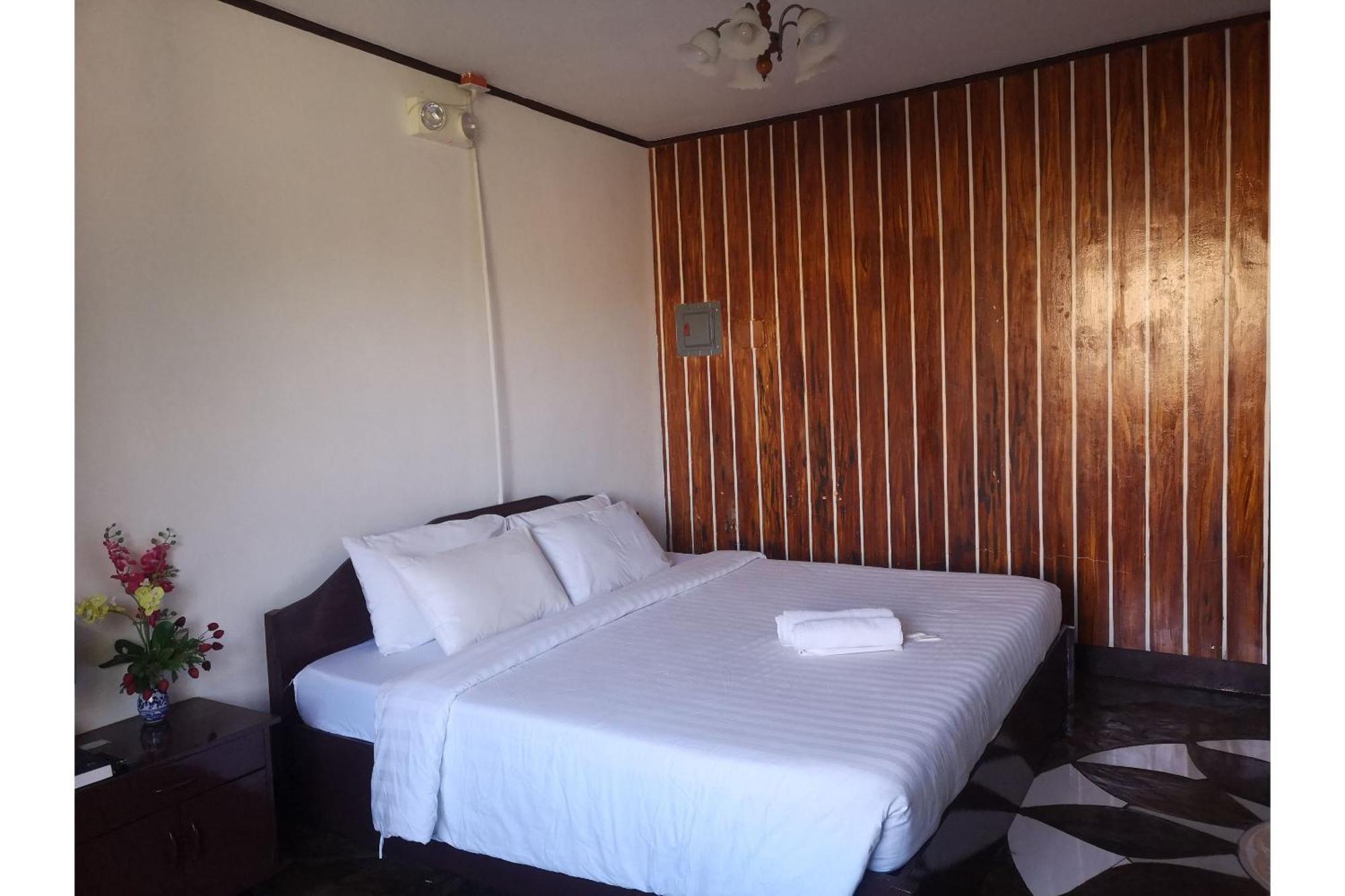 Oyo 880 Flores De Musa Inn Puerto Princesa Ngoại thất bức ảnh