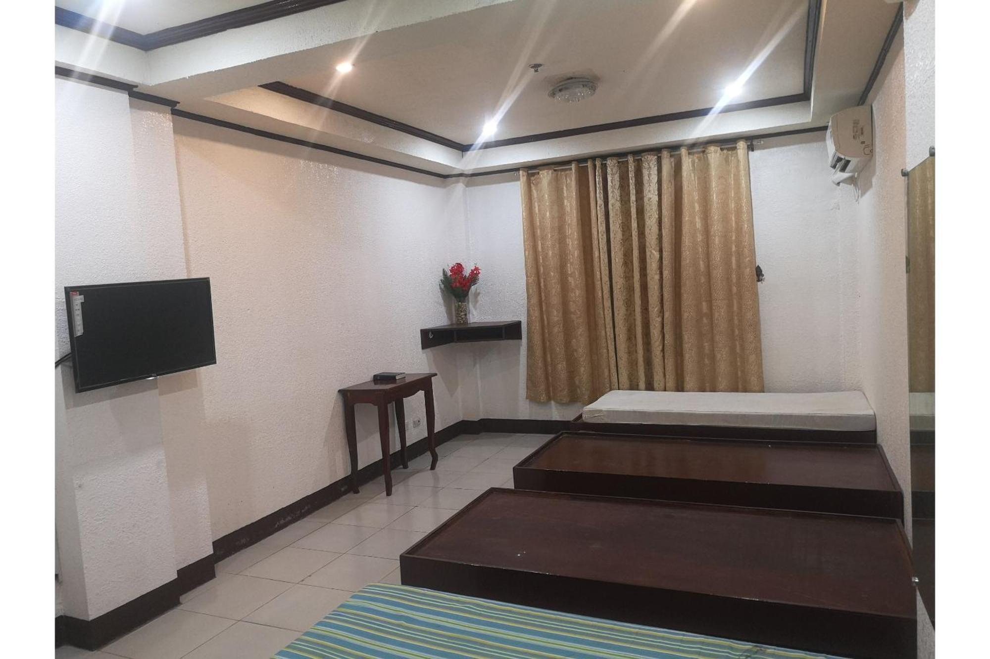 Oyo 880 Flores De Musa Inn Puerto Princesa Ngoại thất bức ảnh