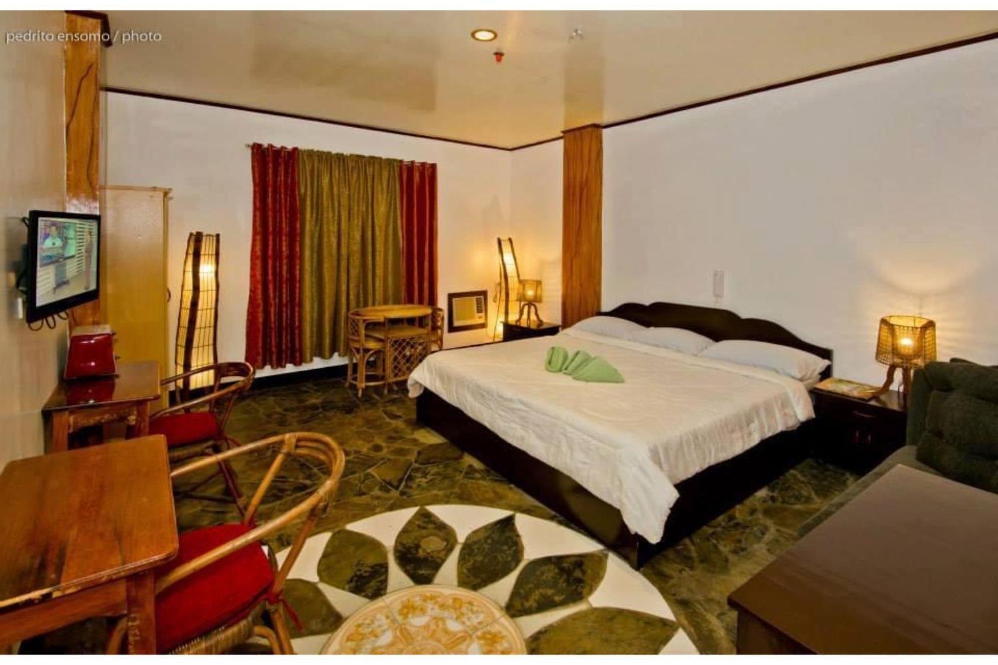 Oyo 880 Flores De Musa Inn Puerto Princesa Ngoại thất bức ảnh