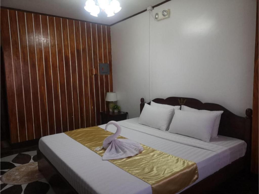 Oyo 880 Flores De Musa Inn Puerto Princesa Ngoại thất bức ảnh