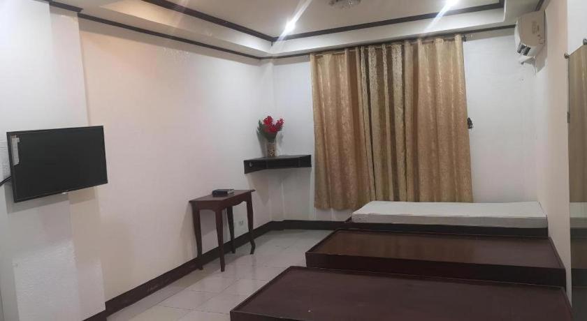 Oyo 880 Flores De Musa Inn Puerto Princesa Ngoại thất bức ảnh